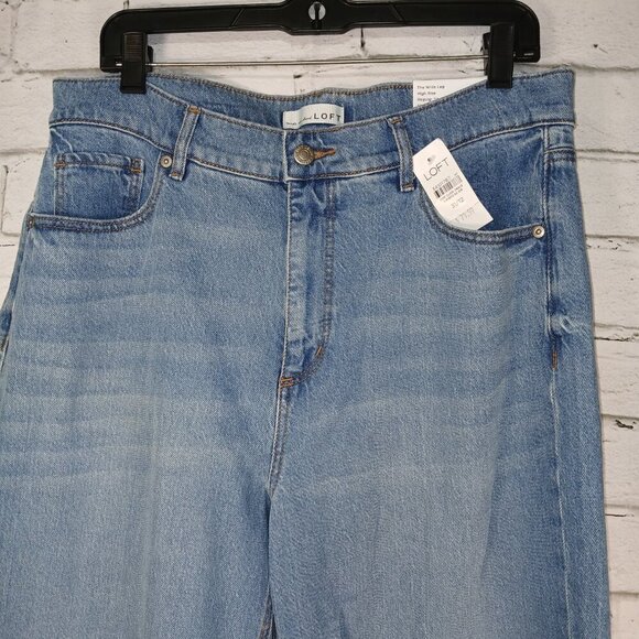 WOMENS WIDE LEG HIGH RISE  LIGHT WASH DENIUM JEANS BY LOFT NWT SIZE 31 - Picture 4 of 8